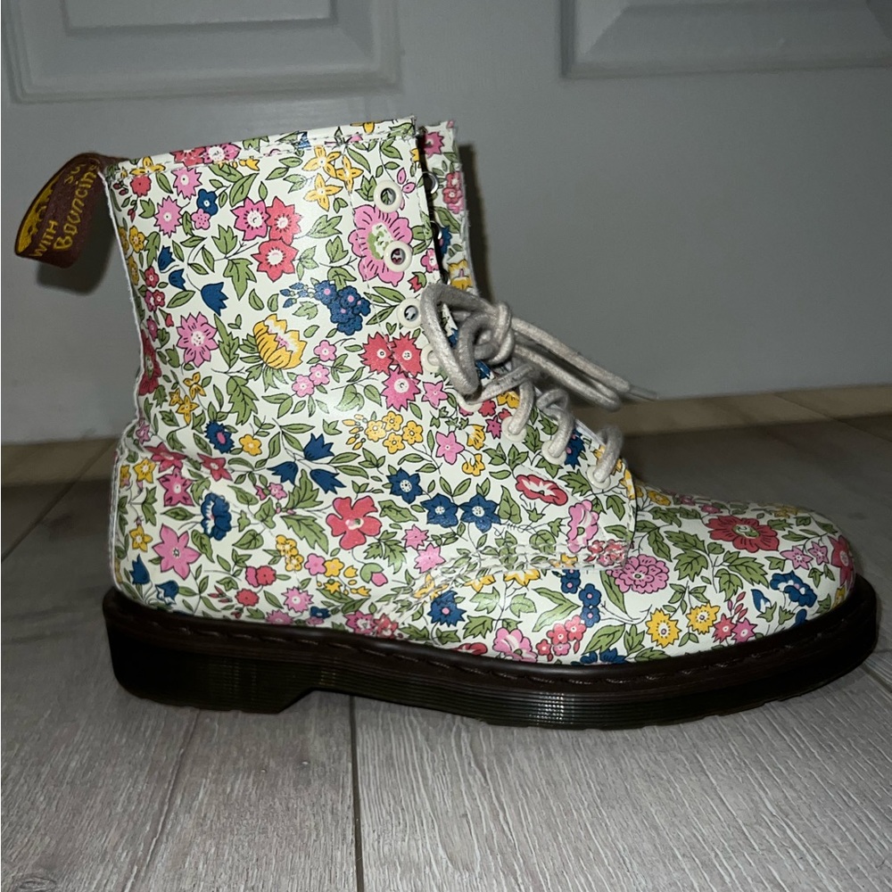 Liberty print Dr. Martens *very rare pattern!*